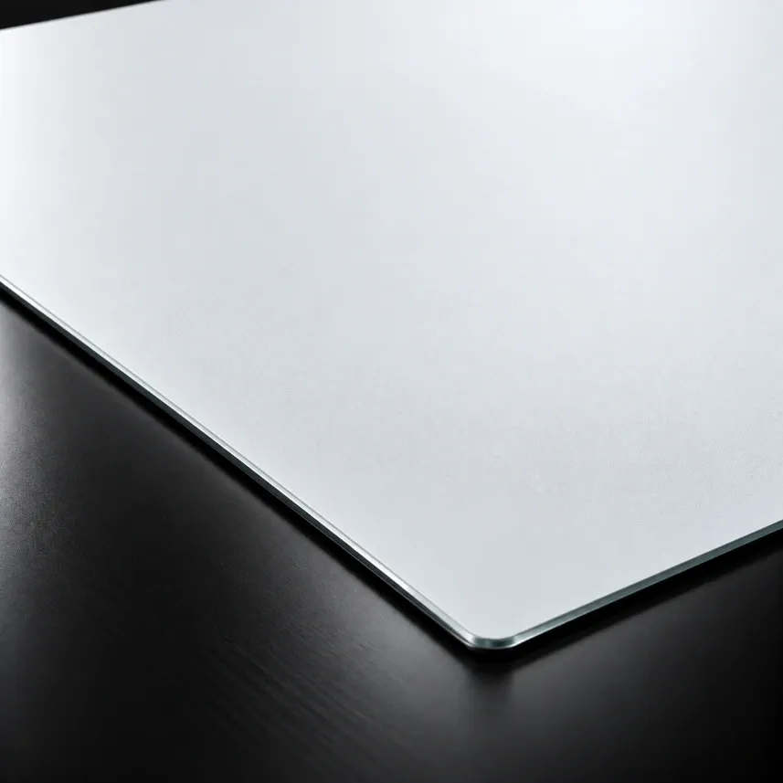 KLIQZ | White Glass Pad